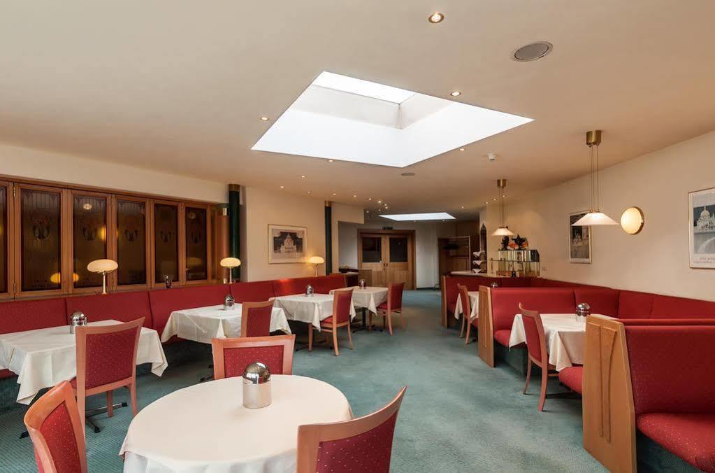 Club Hotel Cortina Vienna Exterior photo